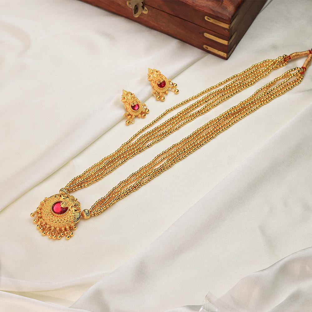 Plain gold bead necklace