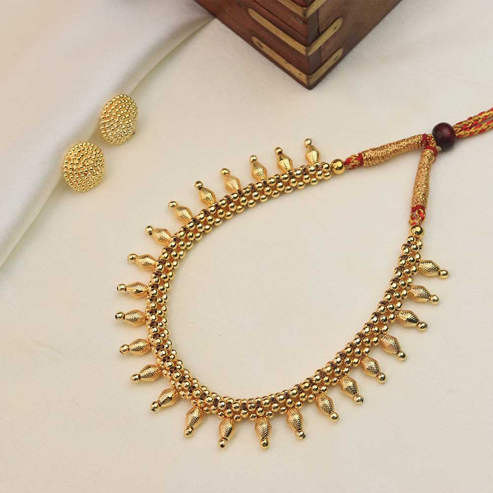 Tricolor bead necklace
