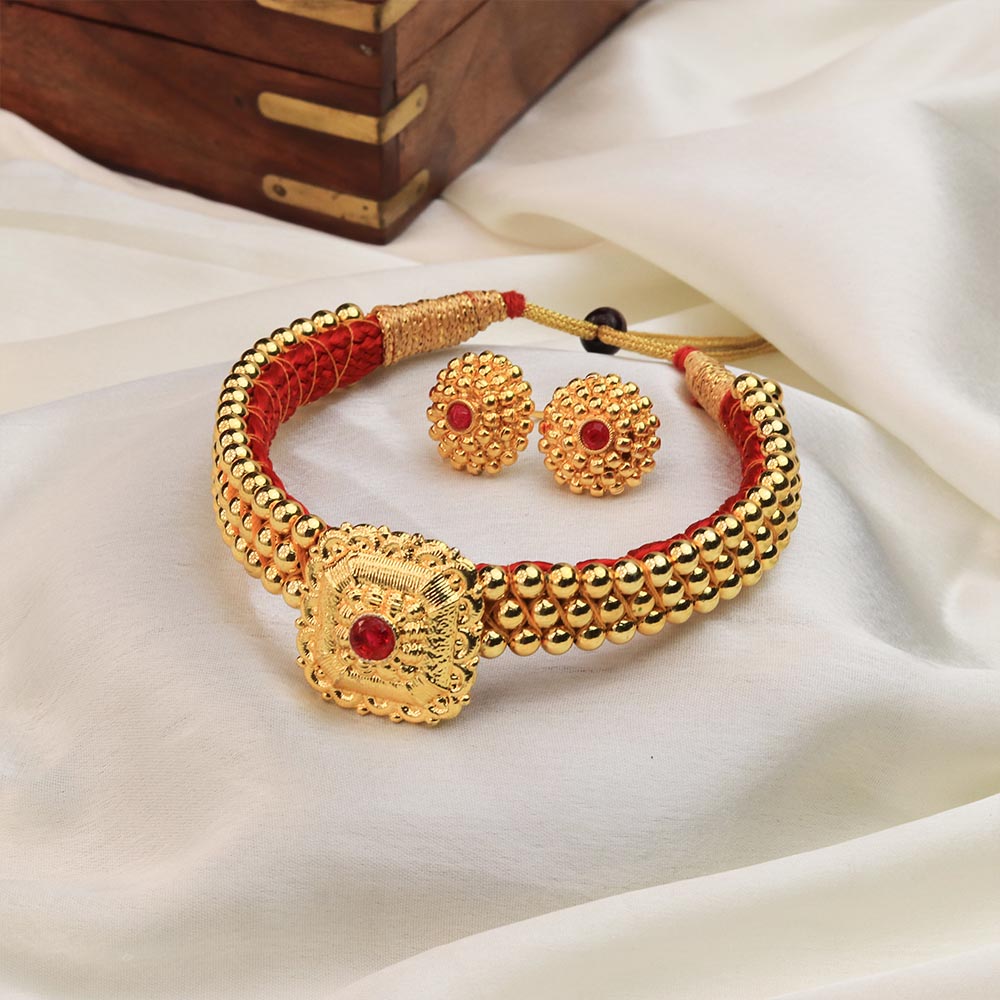 Red stone choker