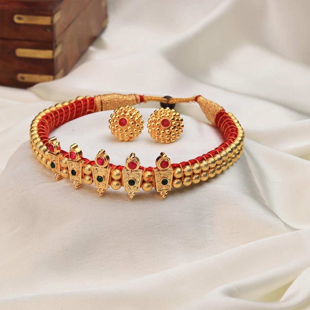 Square motif temple choker set