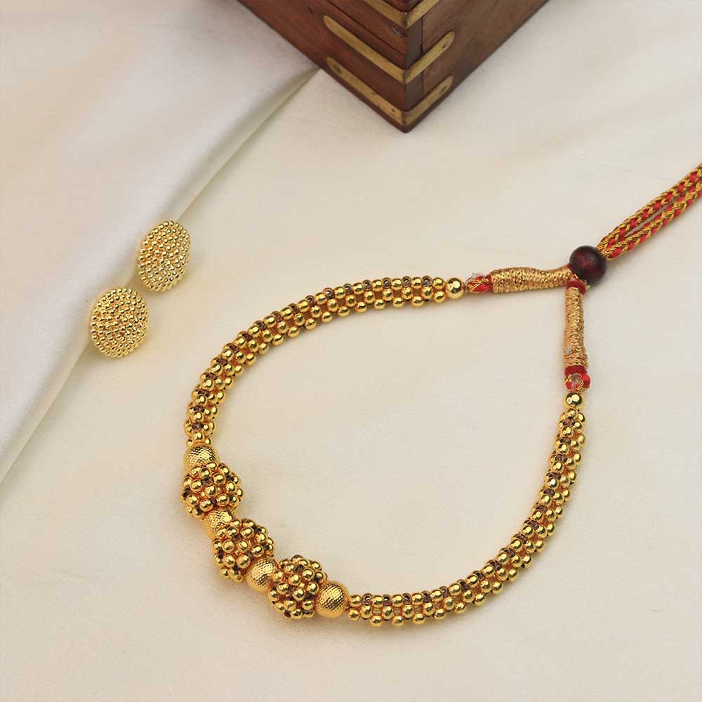 Cluster bead necklace