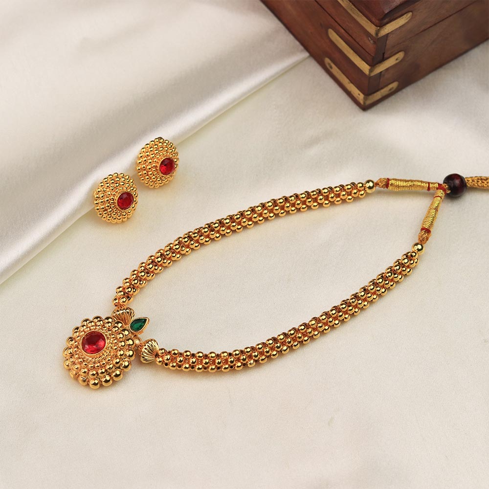 pearl gold mangalsutra