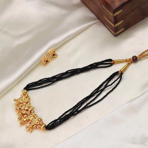 black bead mangalsutra gold pendant