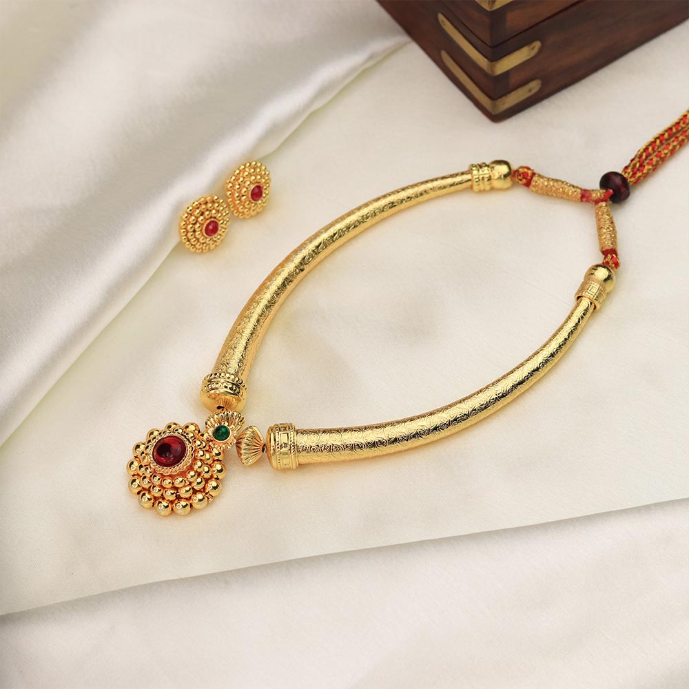 red thread gold choker