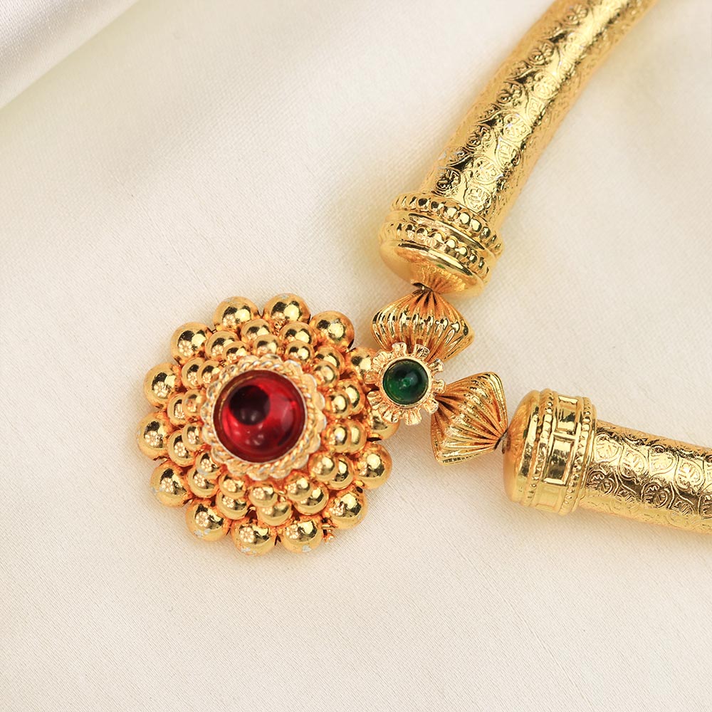 red thread gold choker
