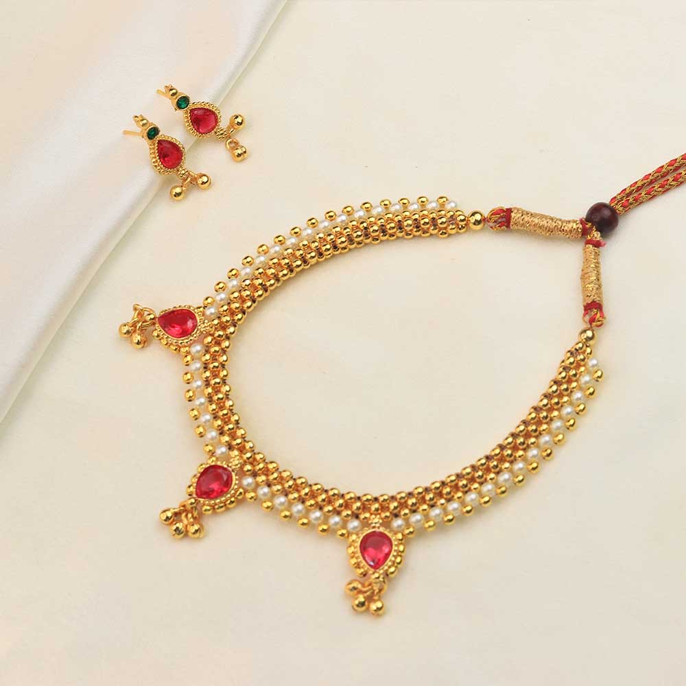 Black Bead Pendant Necklace