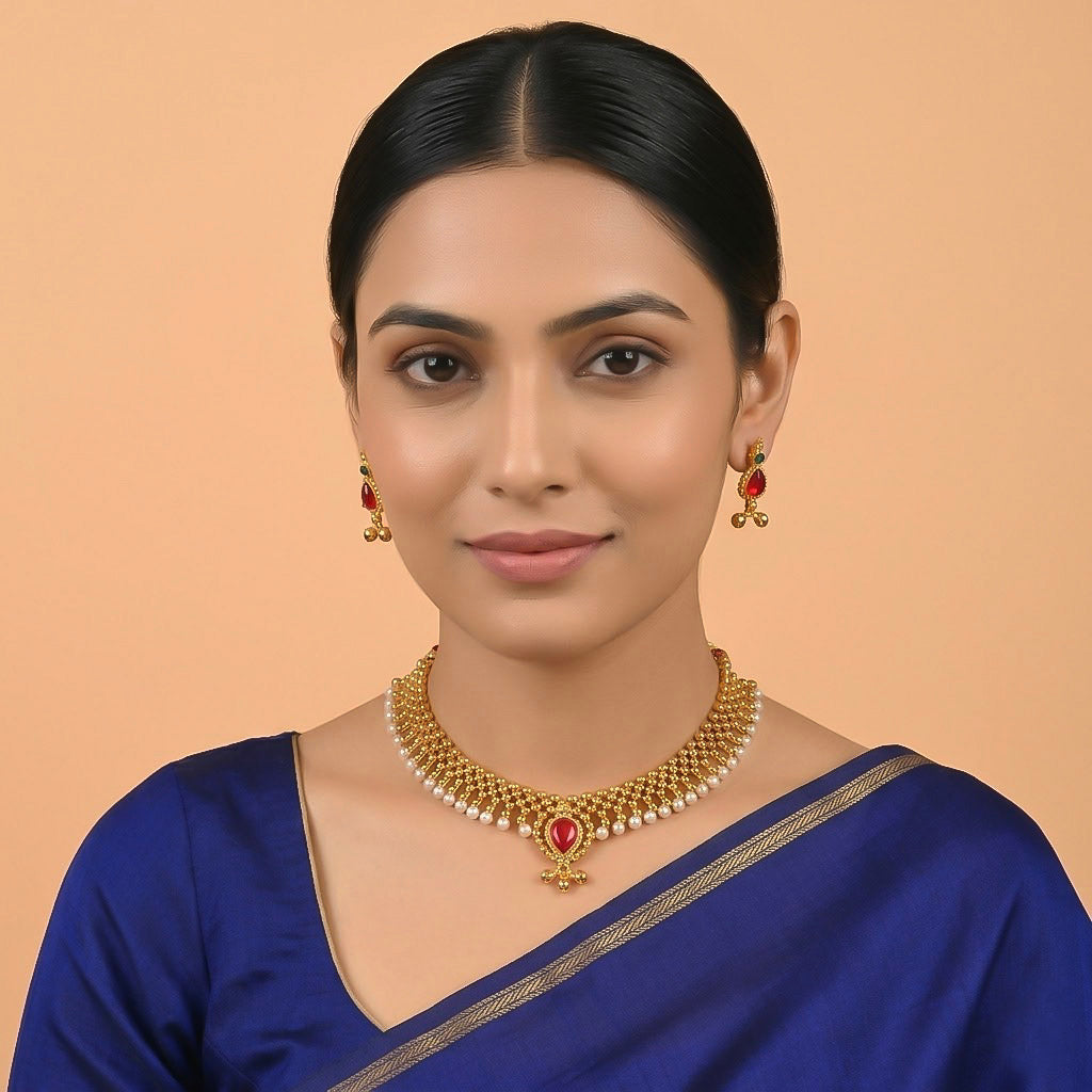 Traditional Black Bead Pendant Necklace