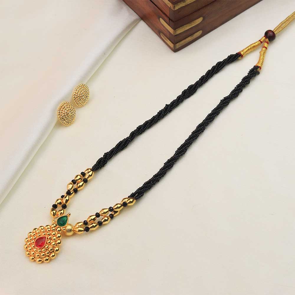 Single line gold bead necklace