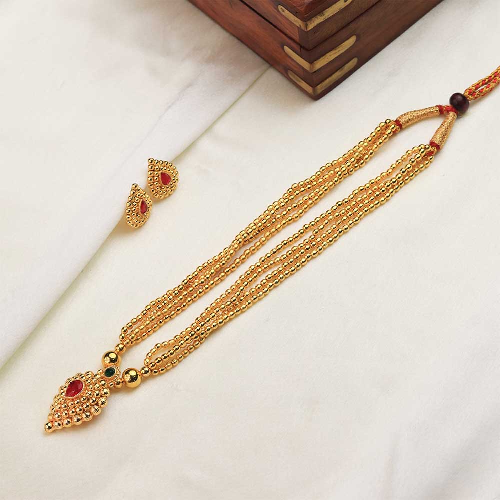 Pearl gold necklace