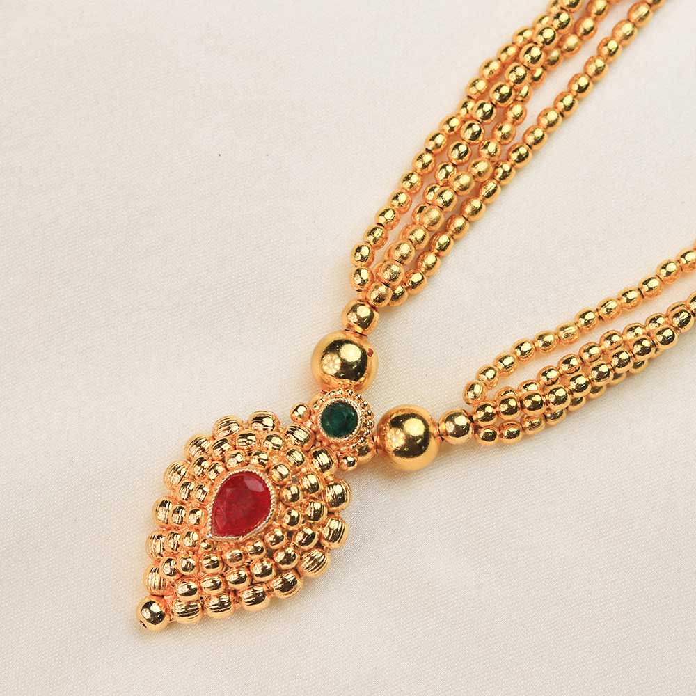 Pearl gold necklace