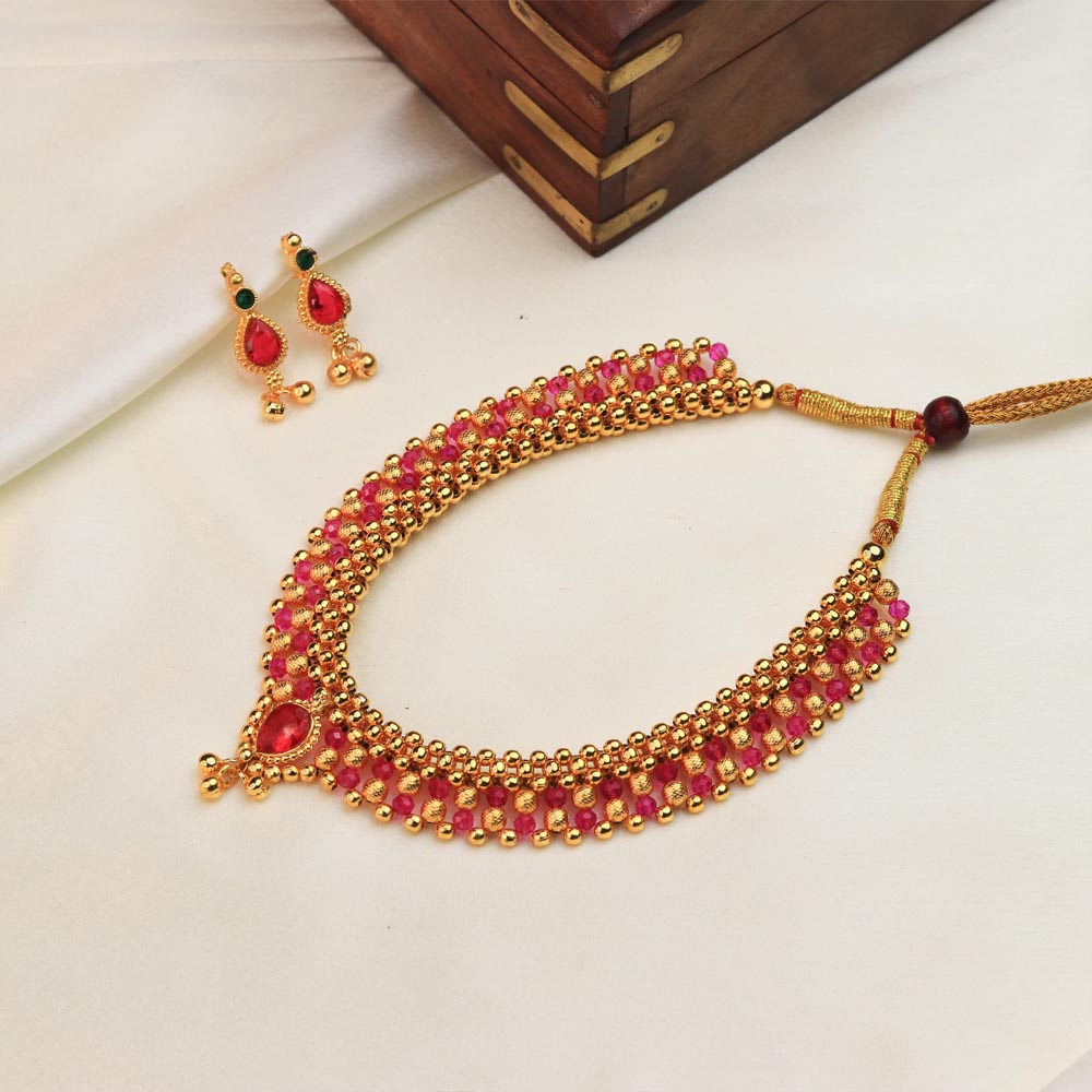  Traditional bead necklace 