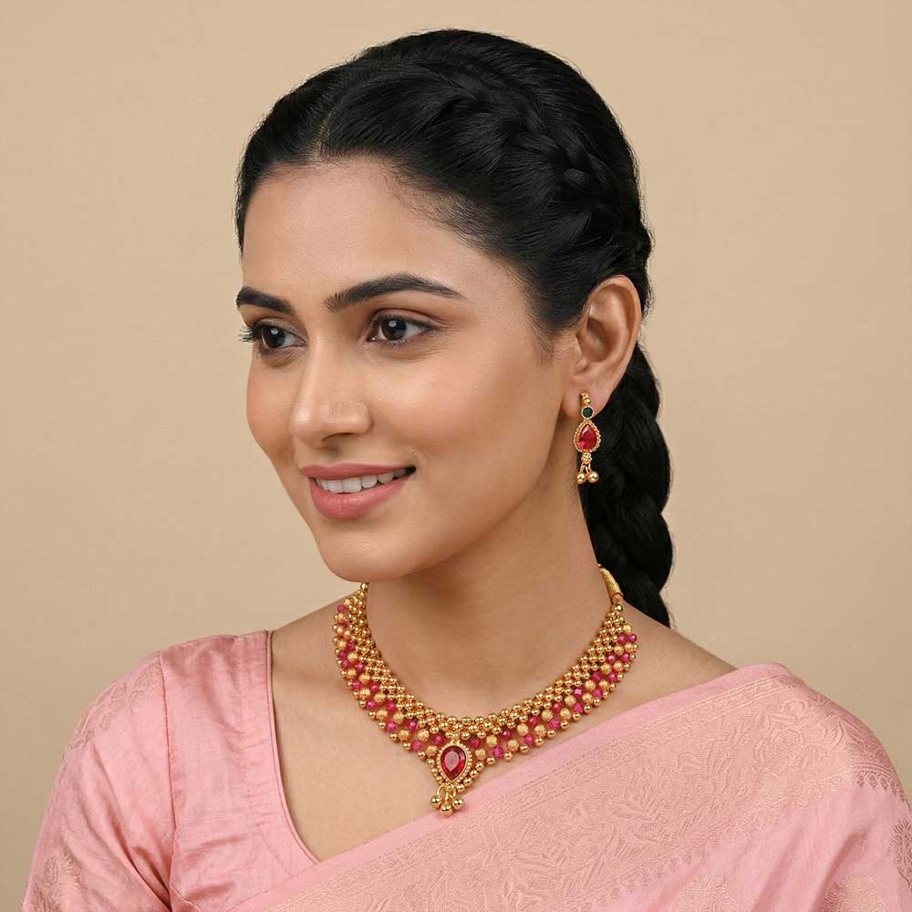  Traditional bead necklace 