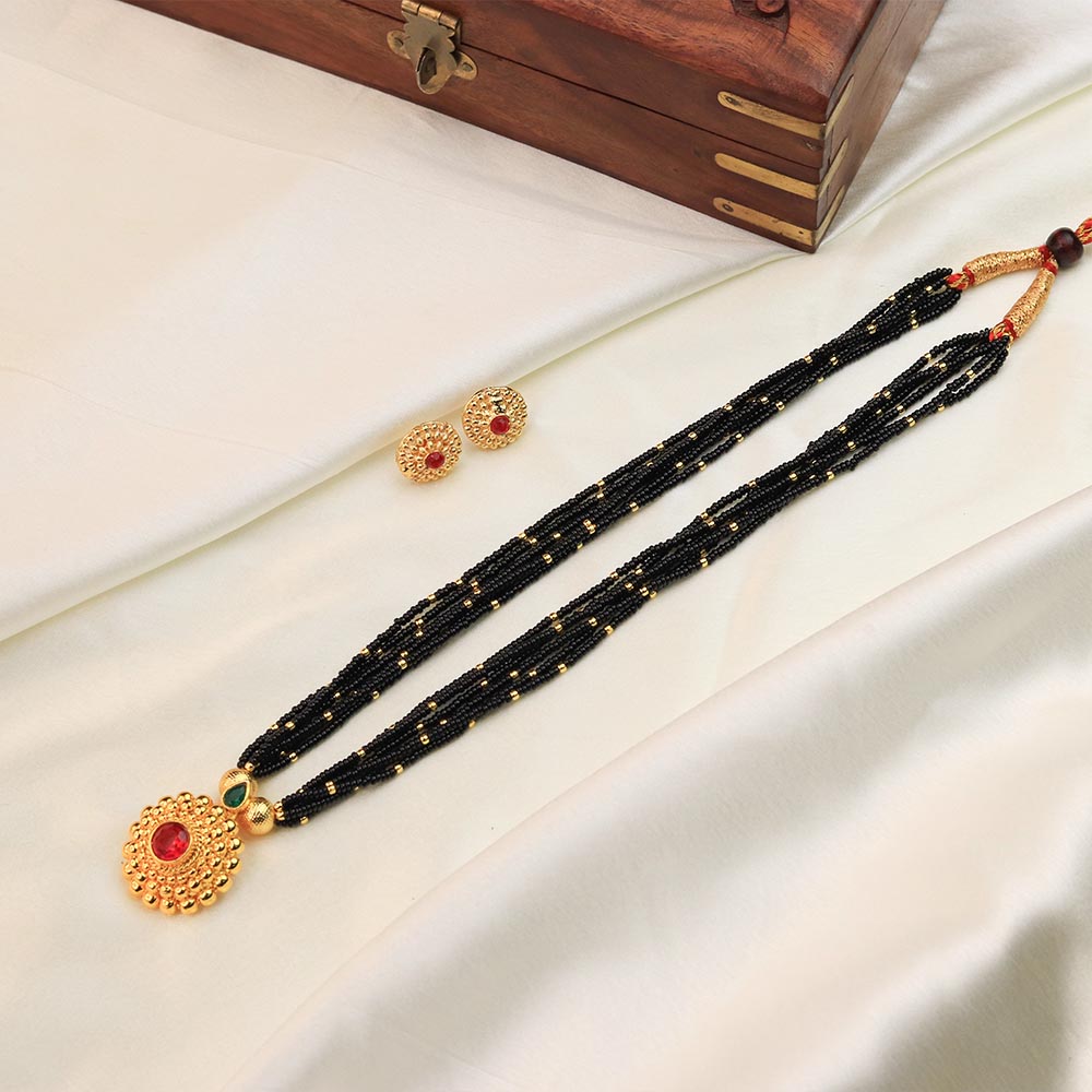  Multi-layered gold bead necklace 