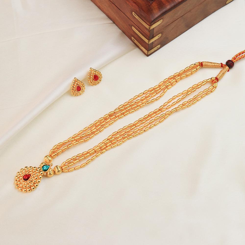 Red green bead necklace